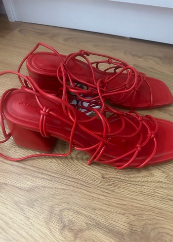 Stradivarius Kırmızı Bohem Blok Topuklu Sandalet 39