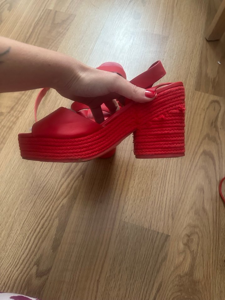 Kırmızı hasır topuklu sandalet - Görsel 5