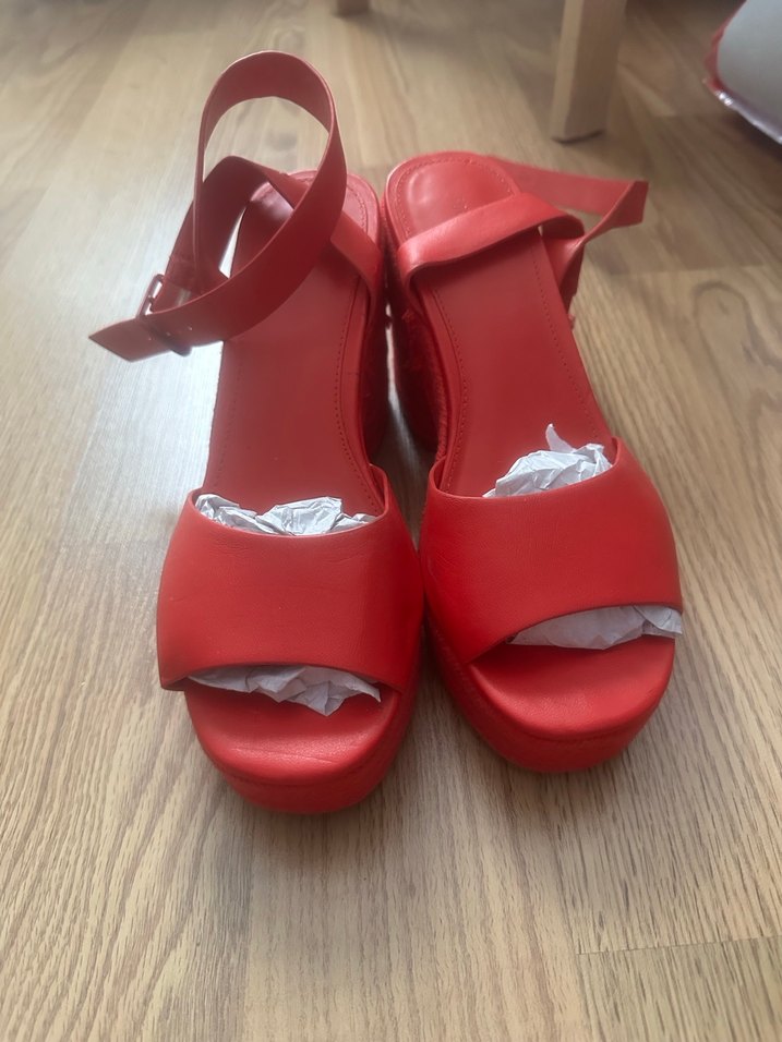 Kırmızı hasır topuklu sandalet - Görsel 2