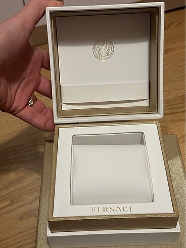 Versace saat kutusu orjinal