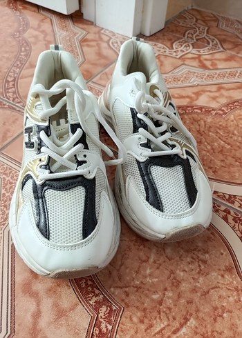 Beyaz Yüksek Topuklu Bağcıklı Kadın Spor Ayakkabı - Görsel 3