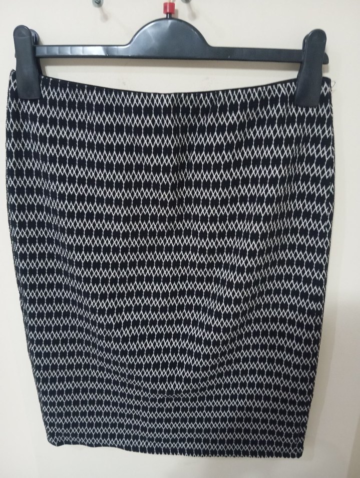 Örme Desenli Siyah Gri Midi Etek - Görsel 2