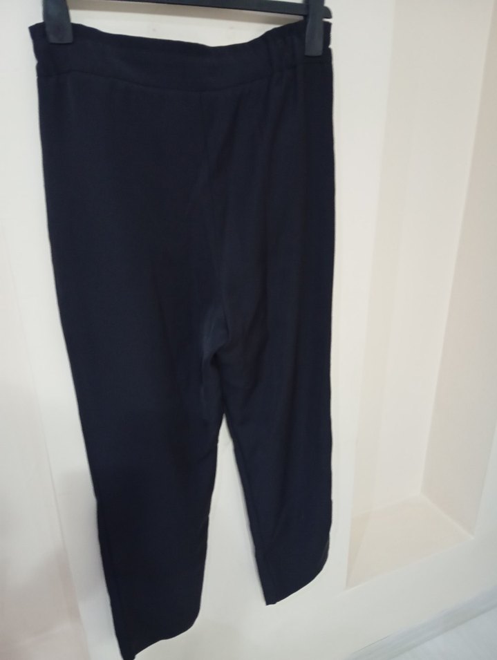 Siyah Midi Kadın Bol Kesim Kumaş Pantolon - Görsel 4