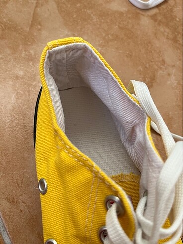 39 Beden sarı Renk 39 numara sarı converse