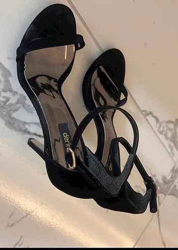 Koyu Siyah Yılan Desenli Tokalı Stiletto - Görsel 3