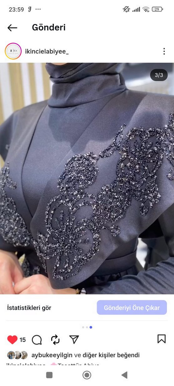 Uzun Kollu Siyah İşlemeli Abiye Elbise - Görsel 3