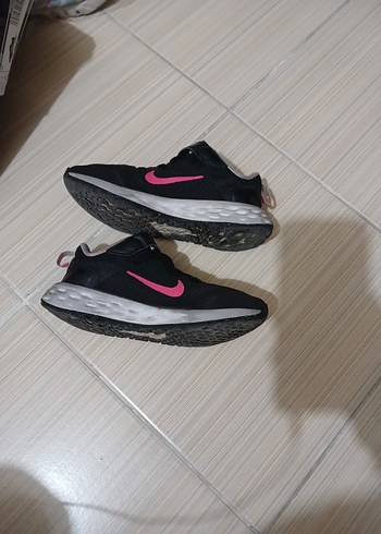 Nike kız çocuk Spor Ayakkabı ve Kinetix 30 no ayakkabı hediyeli