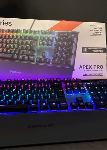 Beden SteelSeries Apex Pro RGB Mekanik Oyun Klavyesi