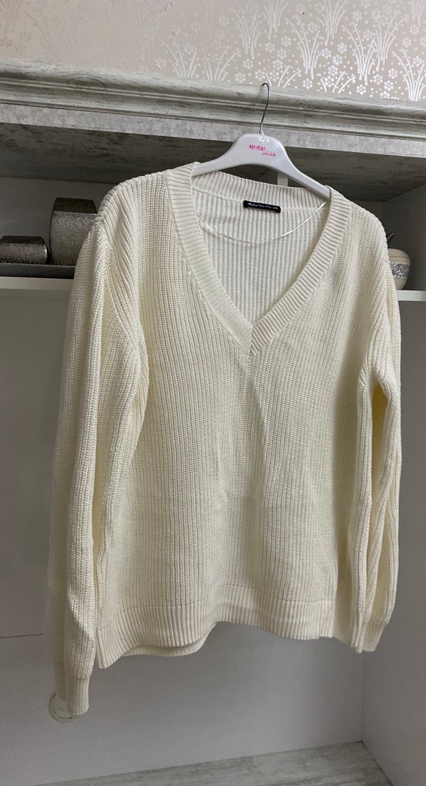 Beyaz V Yaka Kadın Triko Kazak - Görsel 3