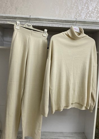 Beyaz Boğazlı Triko Kadın Kazak - Görsel 3