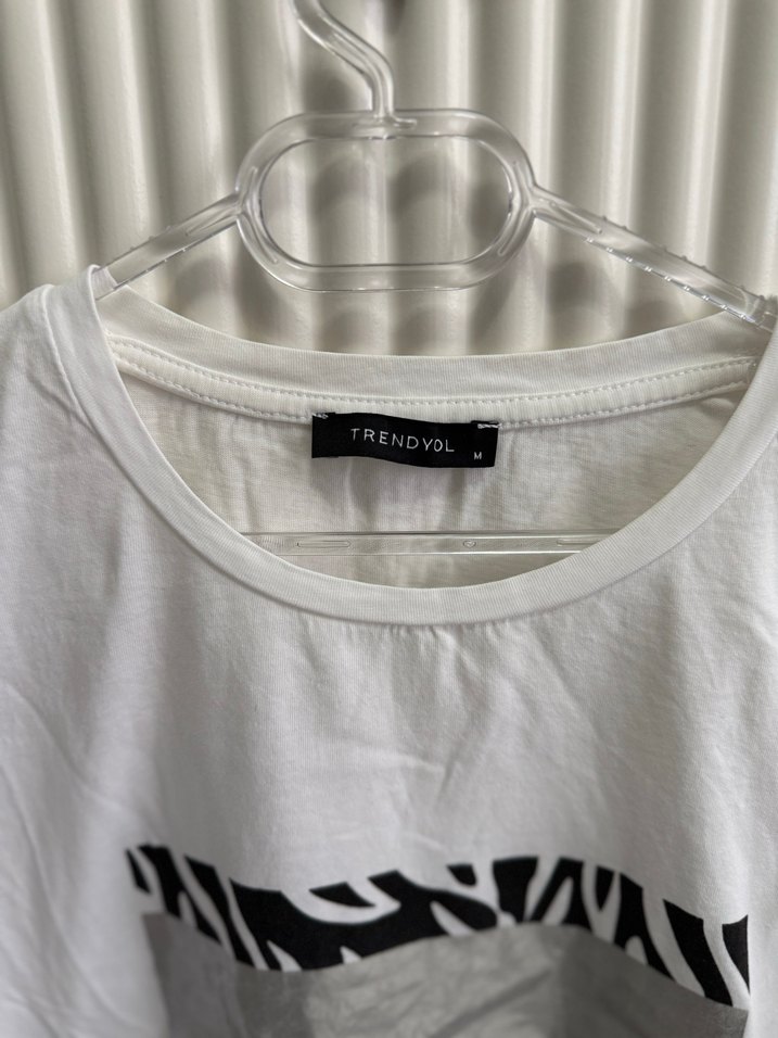 Beyaz Baskılı Kısa Kollu Kadın Tişört - Görsel 2