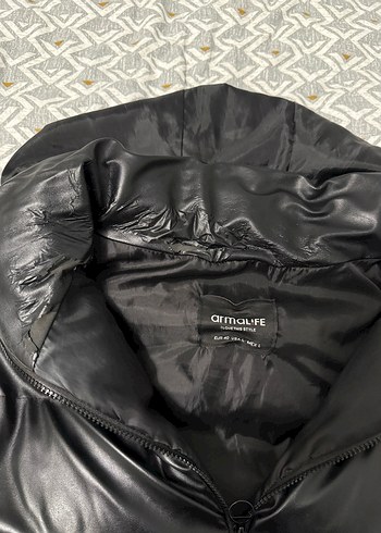 Siyah Deri Kapüşonlu Kadın Şişme Yelek - Görsel 6