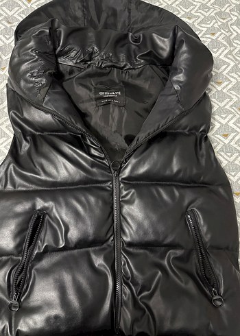 Siyah Deri Kapüşonlu Kadın Şişme Yelek - Görsel 7