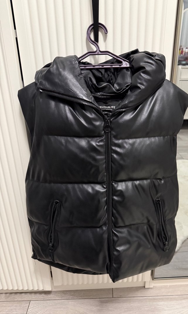 Siyah Deri Kapüşonlu Kadın Şişme Yelek - Görsel 2