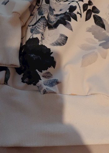 Beyaz Baskılı Kadın Sweatshirt - Görsel 3