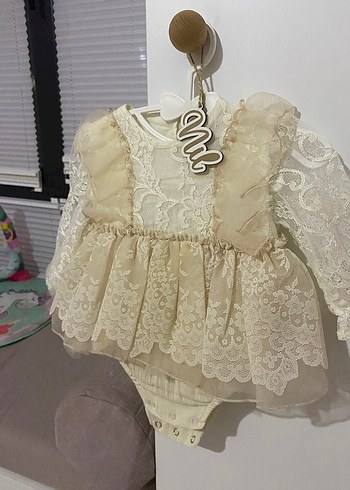 Zara Uzun Kollu Beyaz Dantel Nakışlı Kız Elbisesi