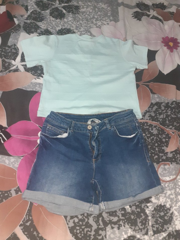 Mavi Düğmeli Kadın Kot Şort - Görsel 3