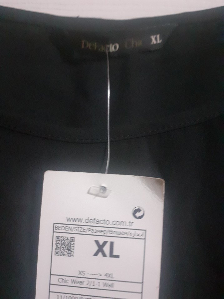 Siyah Kısa Kollu Keten Bluz - Görsel 3