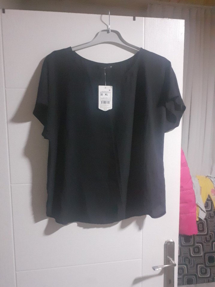 Siyah Kısa Kollu Keten Bluz - Görsel 2