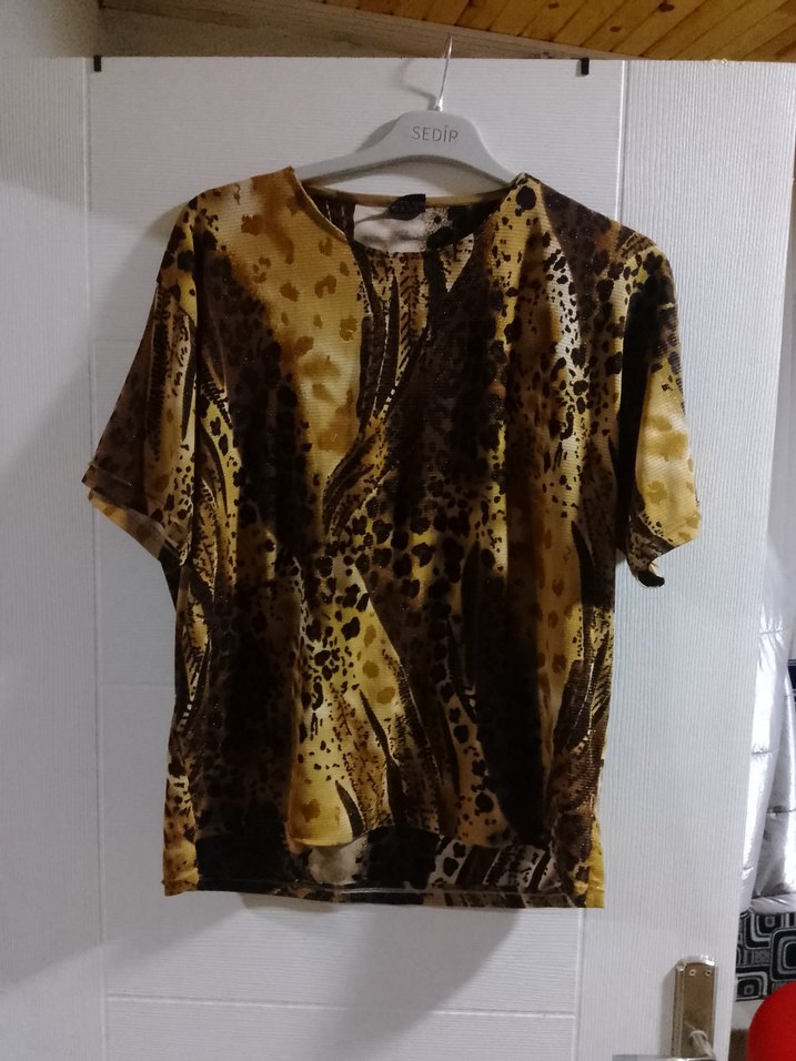 Kahverengi Bağlama Desenli Kısa Kollu Bluz - Görsel 4