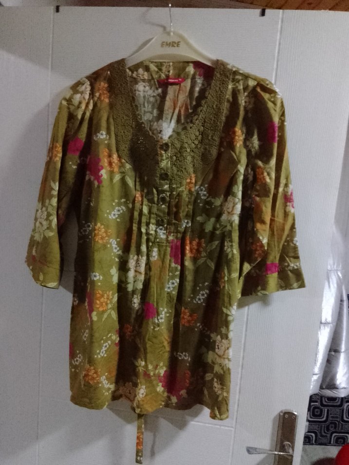 Düğmeli V Yaka Bohem Kadın Bluz - Görsel 2