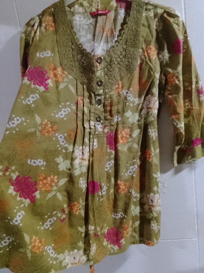 Düğmeli V Yaka Bohem Kadın Bluz - Görsel 3