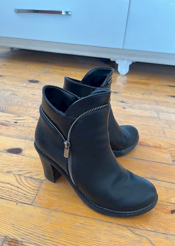 Zara Siyah Deri Kadın Biker Bot