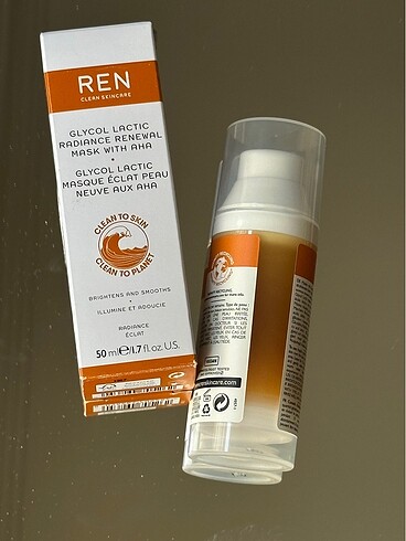  Beden Ren Clean Skincare Radiance AHA Mask