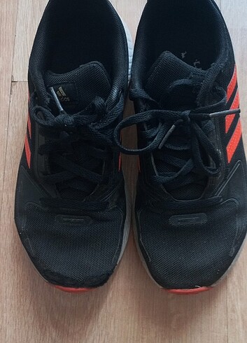 35 Beden Adidas ayakkabı 35 numara