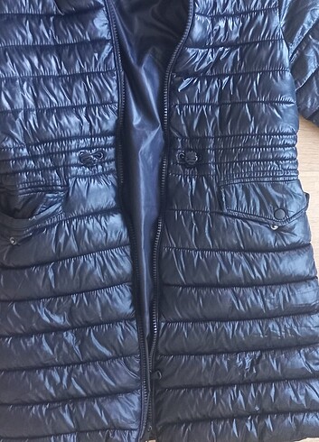 10 Yaş Beden siyah Renk ZARA KABAN 10 YAŞ 