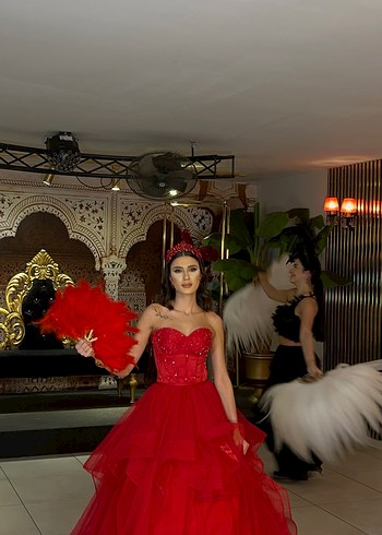 Kırmızı taşlı Straplez kına elbisesi - Görsel 3