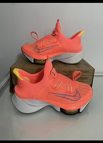 Nike airzoom tempo next flyease..Nike hippie