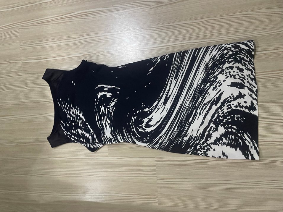 4 tane Farklı modellerde abiye siyah elbise - Görsel 5