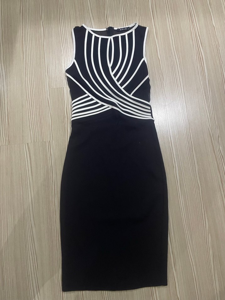 4 tane Farklı modellerde abiye siyah elbise - Görsel 2