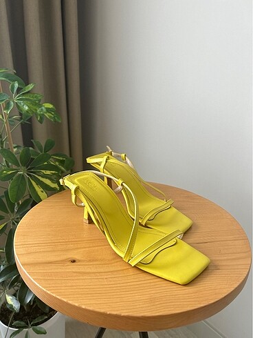 38 Beden sarı Renk Topuklu Sandalet-Ece?nin Butigi-38