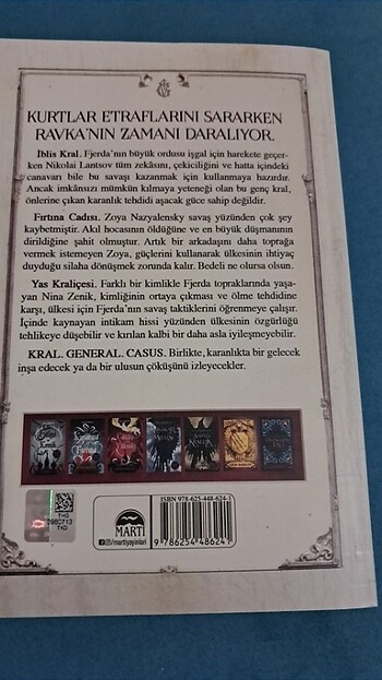  Beden Renk Leıgh bardugo