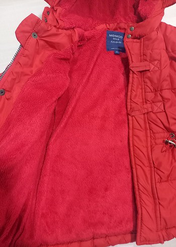 Kırmızı Kapüşonlu Erkek Çocuk Mont - Görsel 3