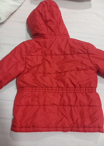 Kırmızı Kapüşonlu Erkek Çocuk Mont - Görsel 4