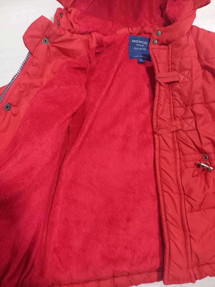 Kırmızı Kapüşonlu Erkek Çocuk Mont - Görsel 3