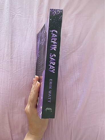  Beden Çarpık Saray - Erin Watt