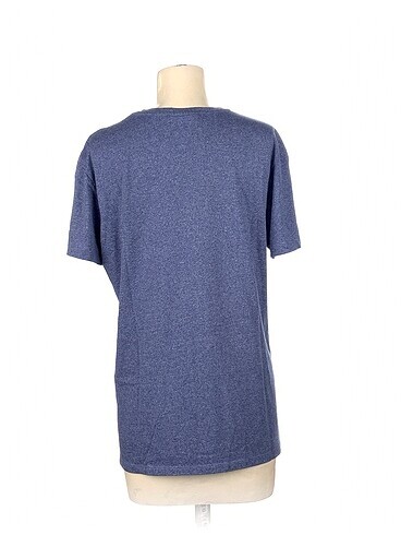 xl Beden PreLoved T-shirt %70 İndirimli.