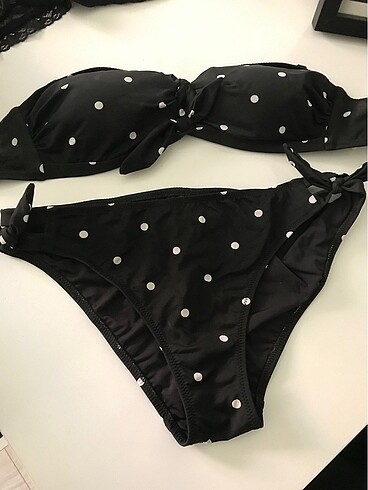Bikini ve büstiyerler