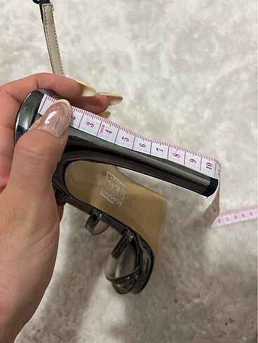 Topuklu ayakkabı - Görsel 6