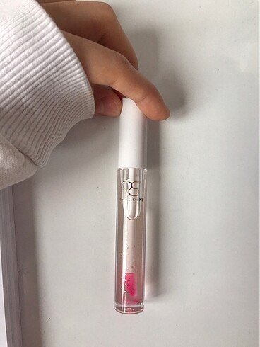 Color Changing lip glos