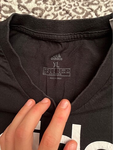 xl Beden siyah Renk Adidas tişört