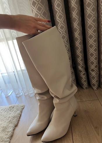 39 Kadın Çizme