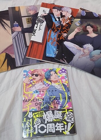 4 adet doujin 1 manga