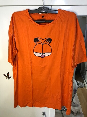 Garfield baskılı tşört