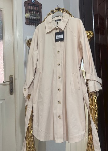 Düğmeli Bej Kadın Trençkot - Görsel 3