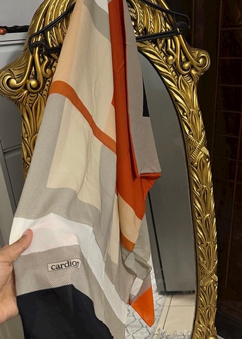 Drapeli Gri Kahverengi Sokak Stili Kadın Fuları - Görsel 2